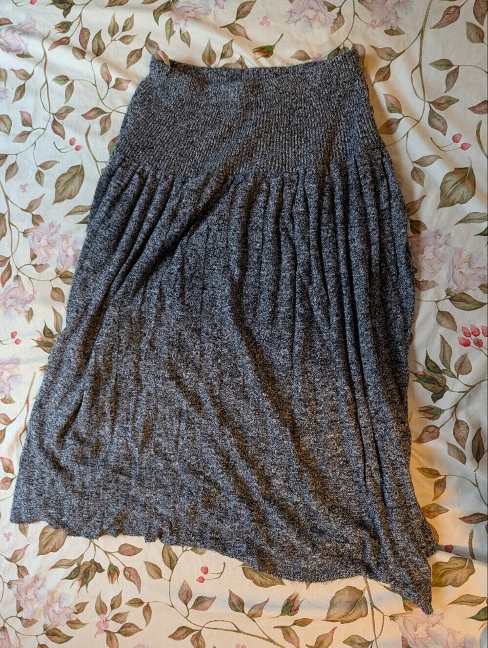 Vintage Women’s Gray Knit Maxi Skirt